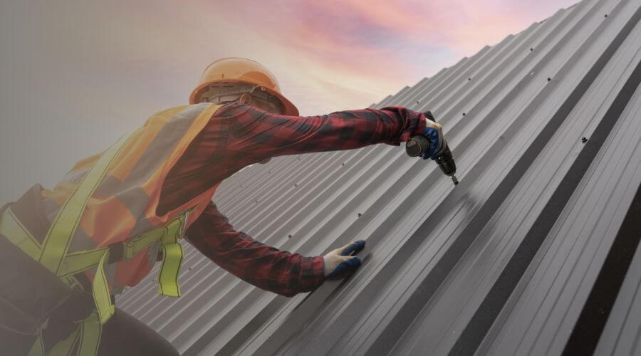 Professional gutter cleaning in Holyoke, MA